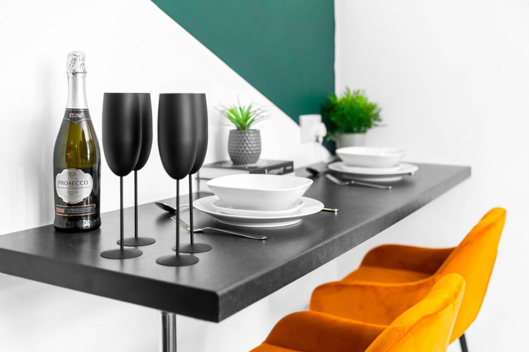Luxury 3 Bedroom Apartment - Terrace - Near City Centre - Wifi - Smart Tv 1Mr Birmingham Exteriör bild