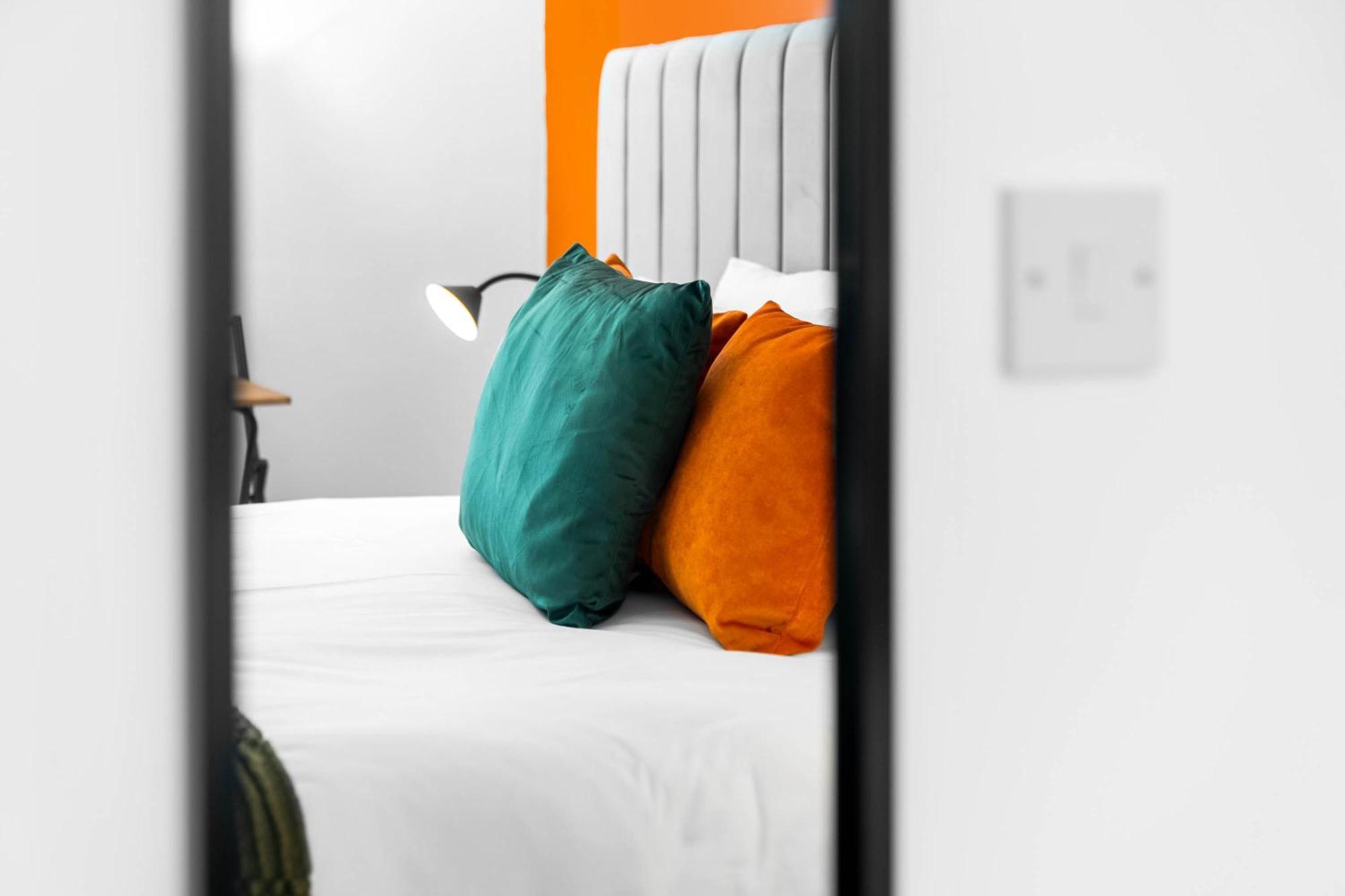 Luxury 3 Bedroom Apartment - Terrace - Near City Centre - Wifi - Smart Tv 1Mr Birmingham Exteriör bild