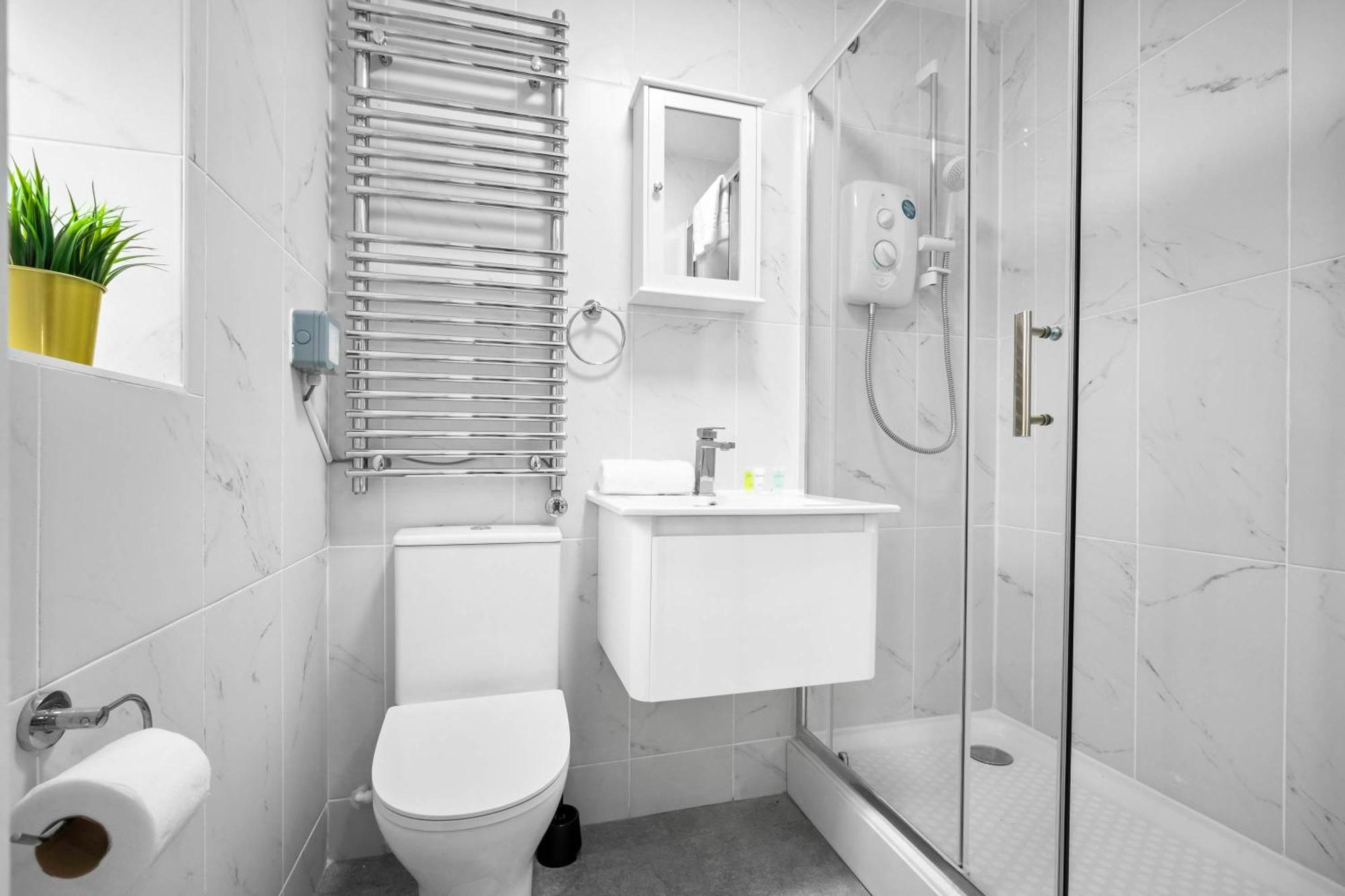 Luxury 3 Bedroom Apartment - Terrace - Near City Centre - Wifi - Smart Tv 1Mr Birmingham Exteriör bild